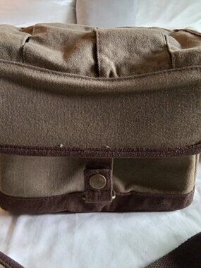 Legacy, a picnic time brand insulated six pack strapped cooler